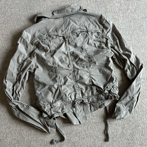 Asymmetrical grey button down jacket - Picture 3 of 4